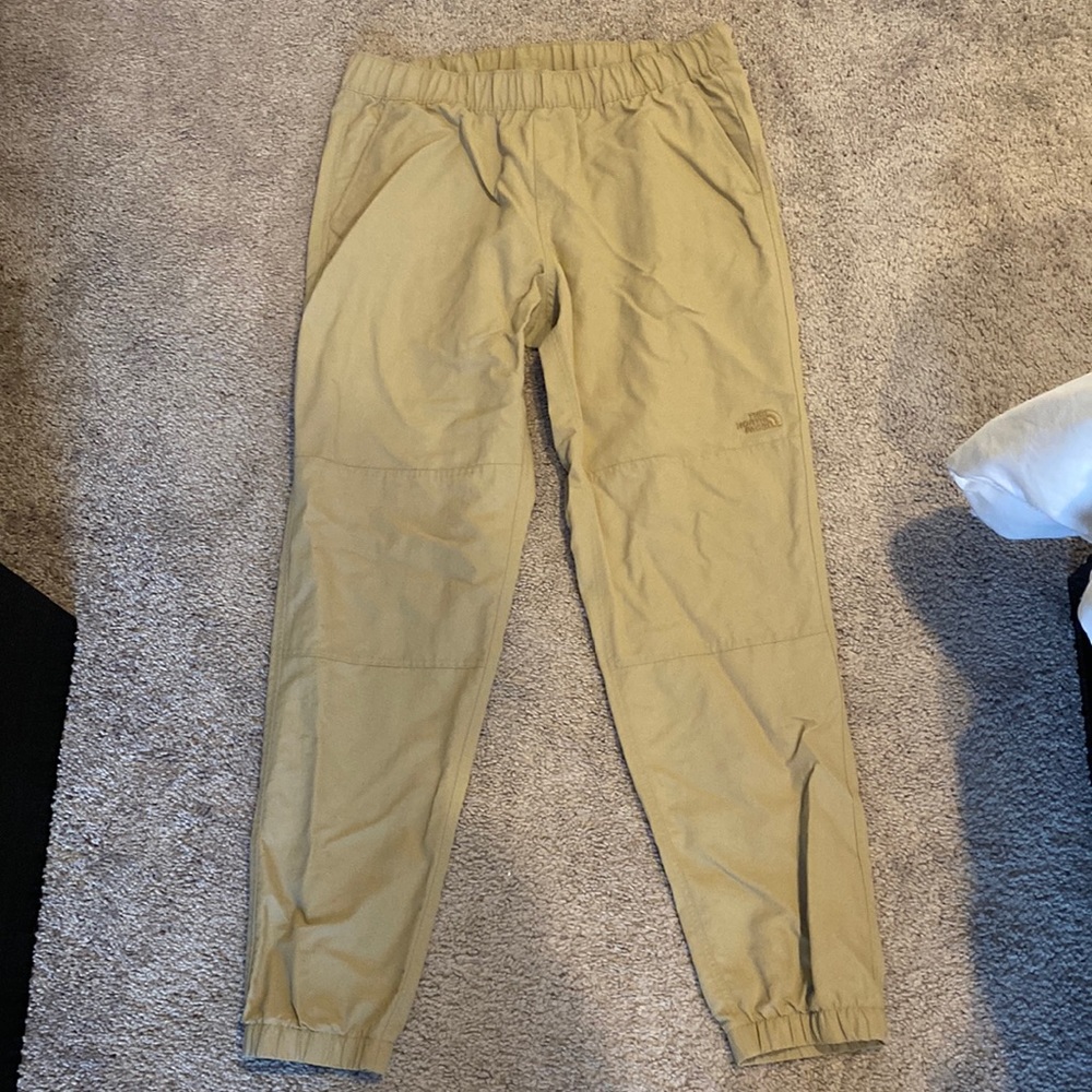 The North Face womens classic V jogger/size L regular inseam/twill beige/worn 1x